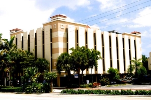 Biscayne Center 129, North Miami